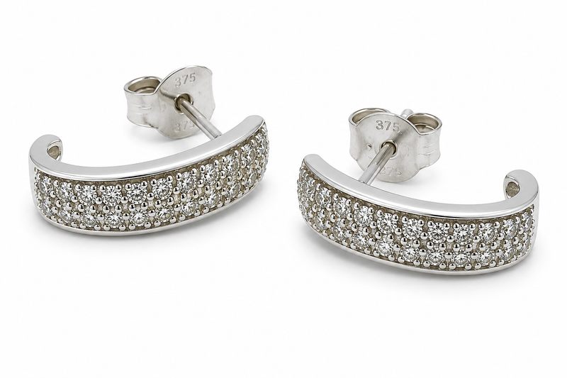 PRELOVED White gold diamond curved stud earings