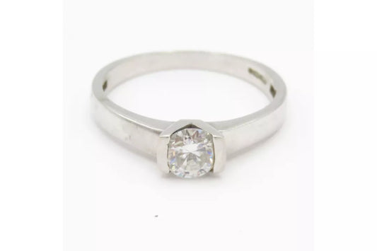 PRELOVED White gold diamond solitaire diamond ring